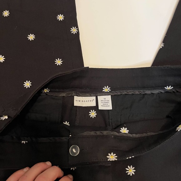 Vintage Embroidered Daisy Black Cropped Trousers Size 12 - Picture 2 of 6